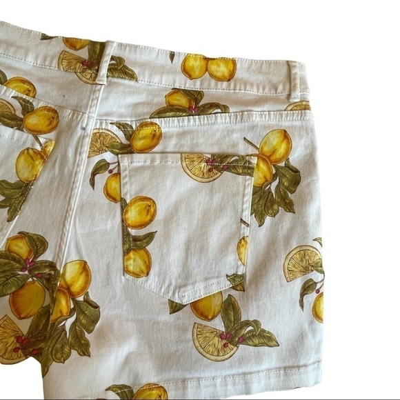 FOREVER 21 LEMON PRINT SHORTS SIZE 14 GREAT CONDITION - Picture 6 of 8